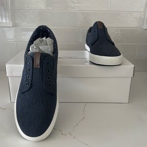 Ben Sherman men’s laceless sneakers.